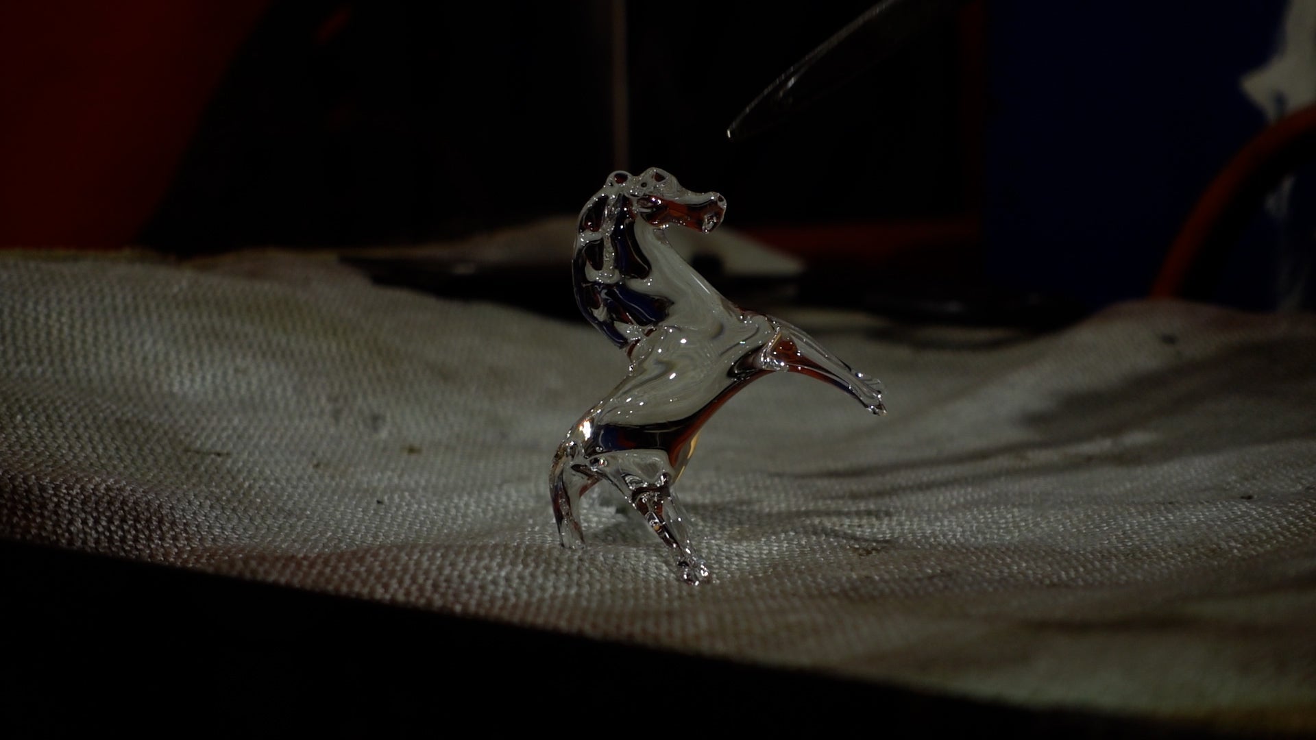 How to make a Glass Horse-Stuart Wiltshire Glass Ltd