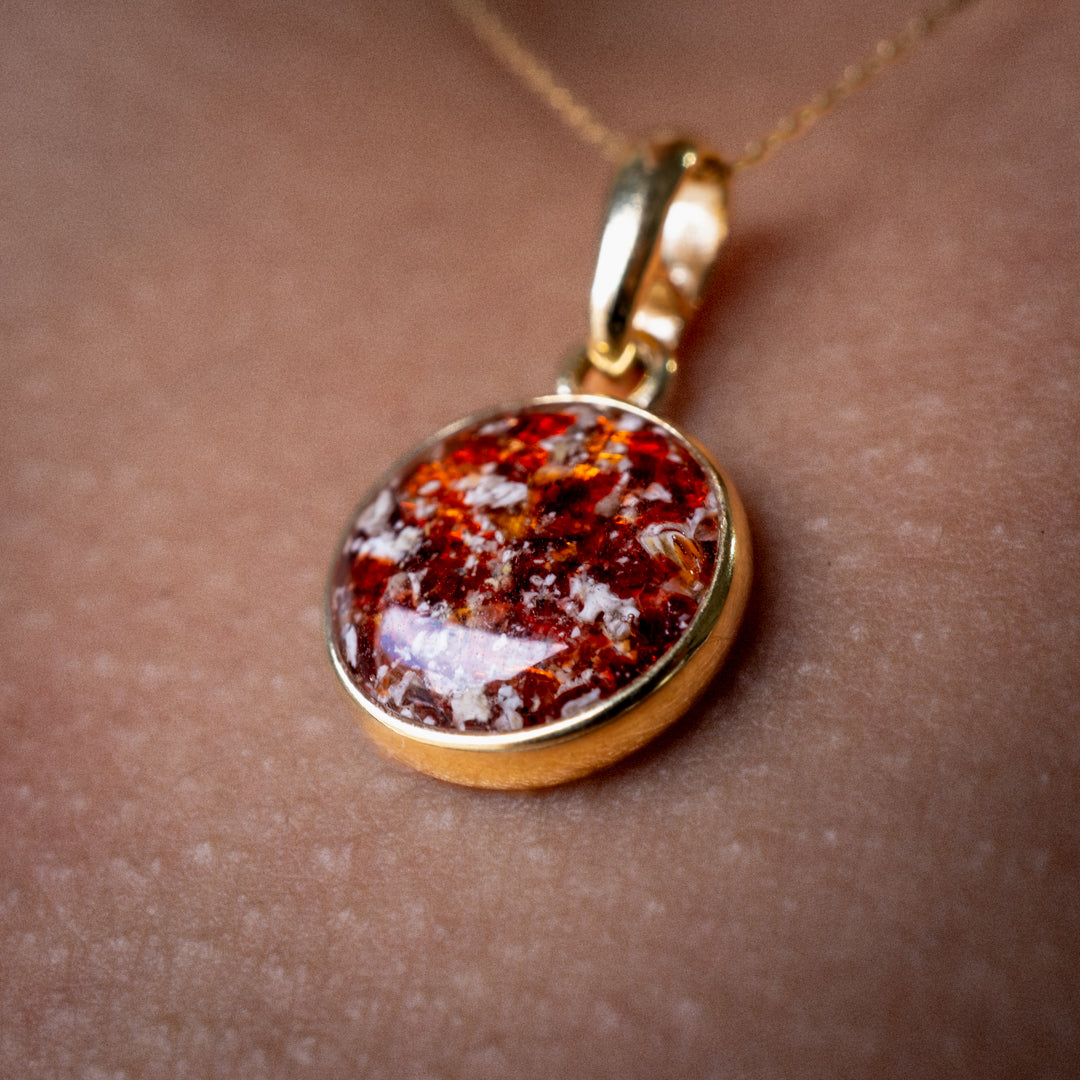 Ashes Round 9ct Gold Pendant