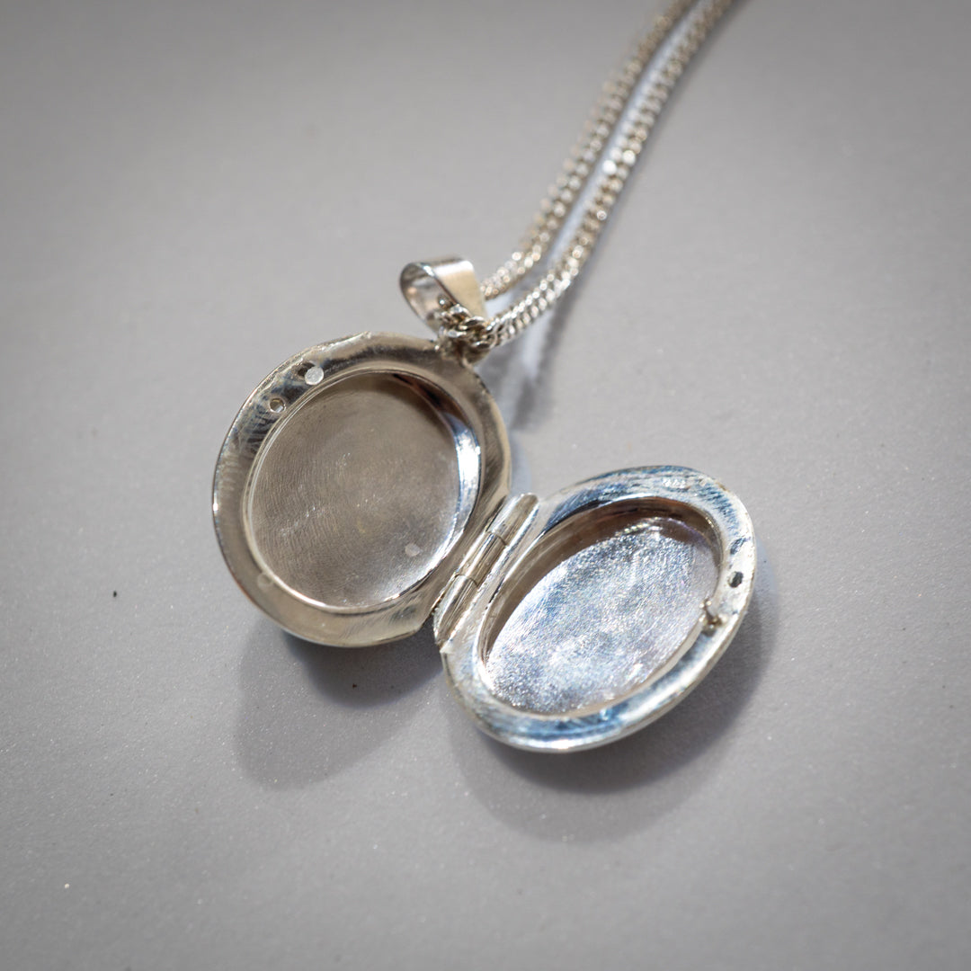 Ashes to glass locket pendant
