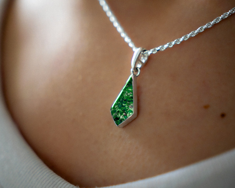 Ashes Kite Pendant Green