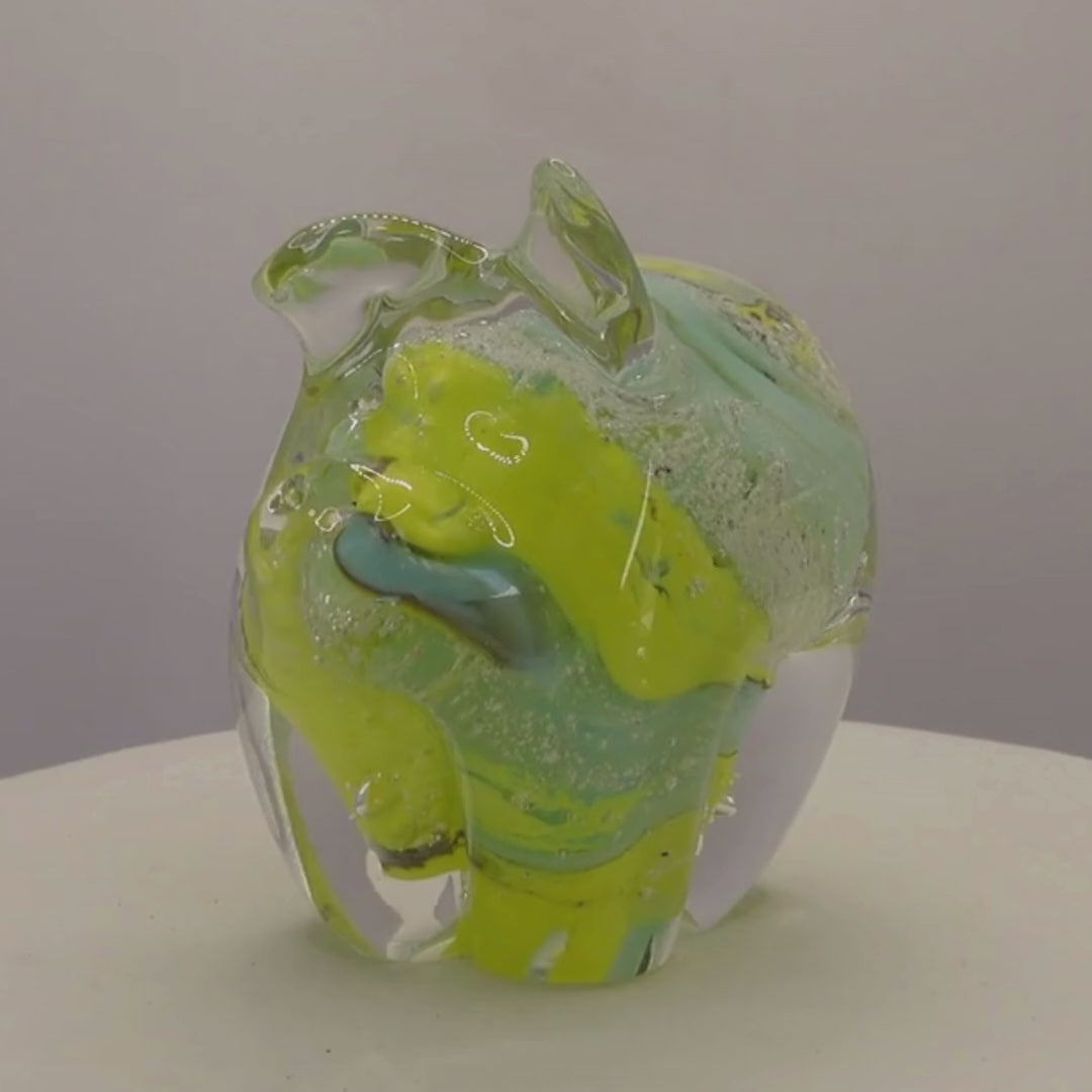 Ashes to glass pig