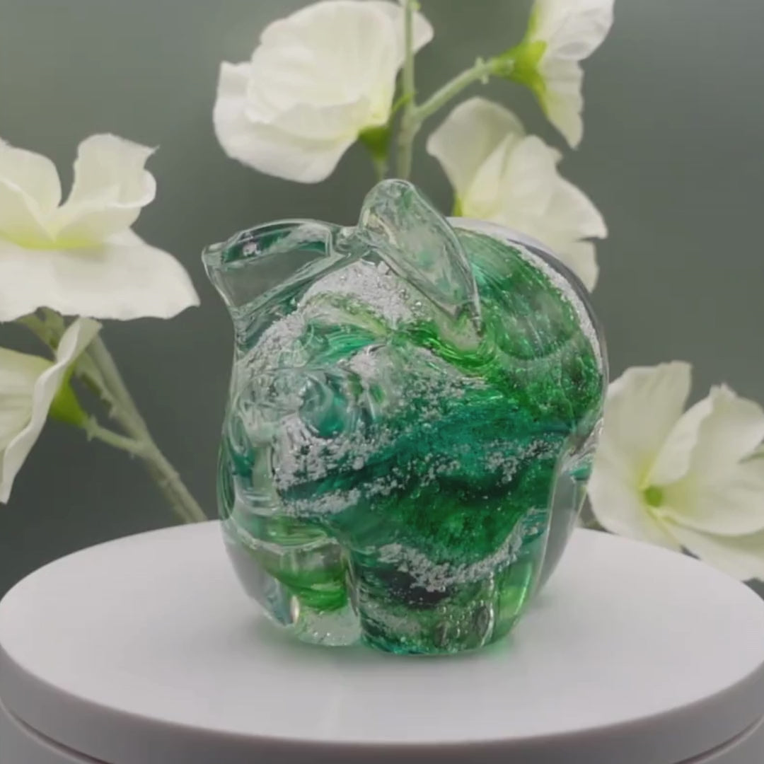 Ashes to glass pig